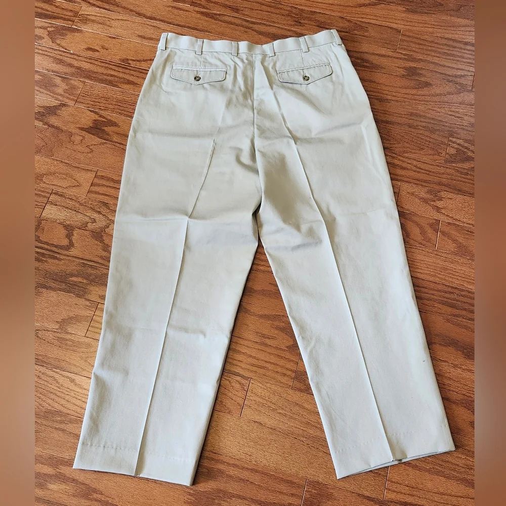 NWT L.L.Bean Pleated Khaki Comfort Waist Men's Chino‎ Size 37